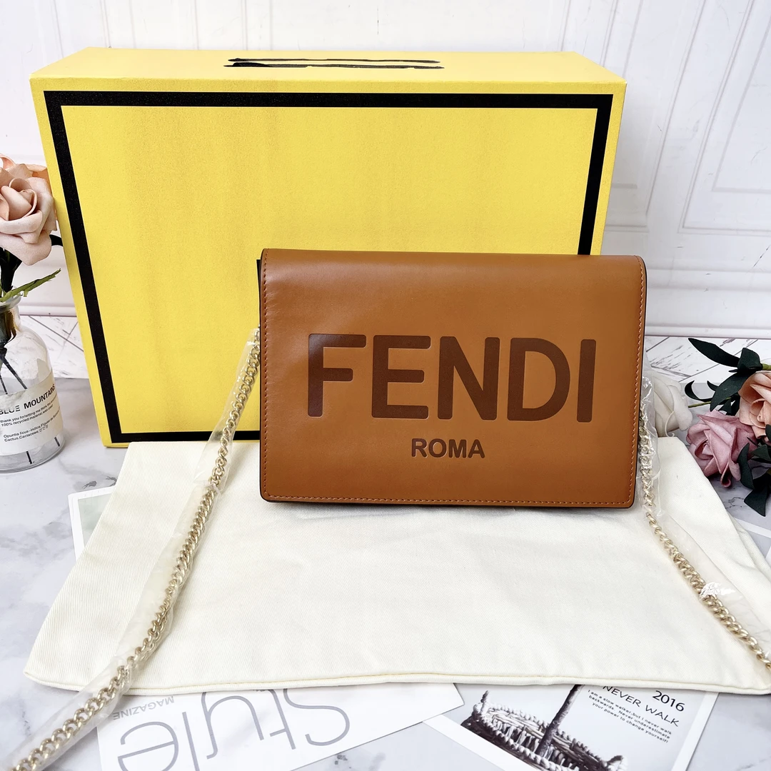 99新 FENDI/芬迪 链带皮夹棕色皮革迷你手袋休闲