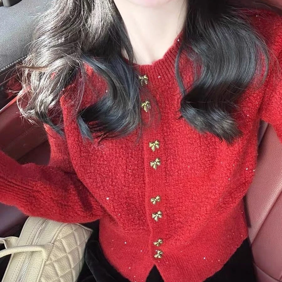 法式复古小香风针织衫长袖短款时尚小众减龄开衫蝴蝶结金属扣毛衣