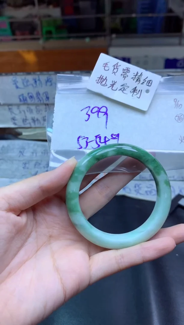 【闪购商品】定制翡翠未镶嵌手镯毛货需精细抛光+多人+399元