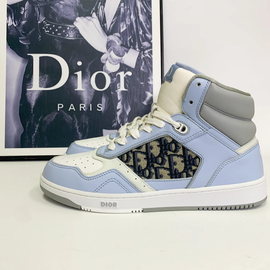全新未使用 DIOR/迪奥 迪奥b27系列浅蓝色皮面高帮板鞋潮流时尚