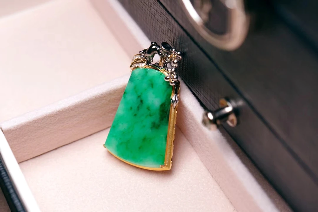 【平安无事】18k金原创款树枝翡翠无事牌吊坠