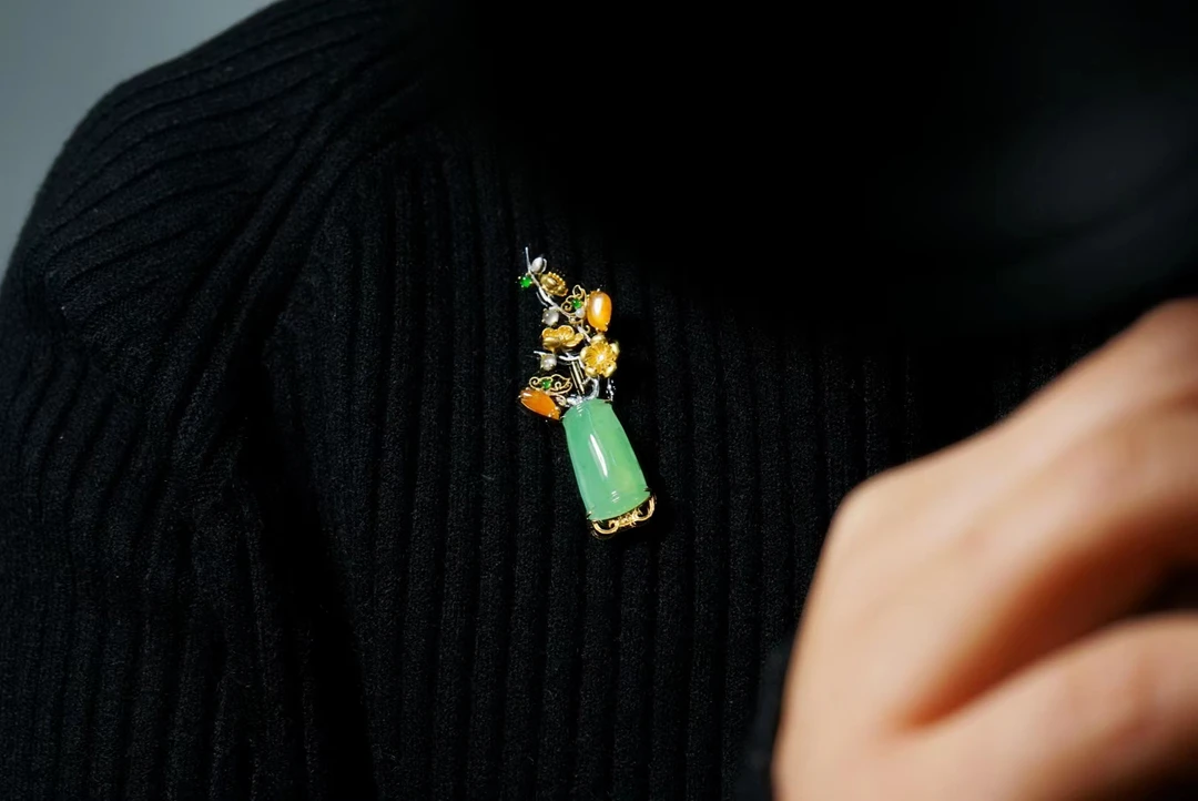 【见山是山】18k金原创翡翠山石系列梅花款两用