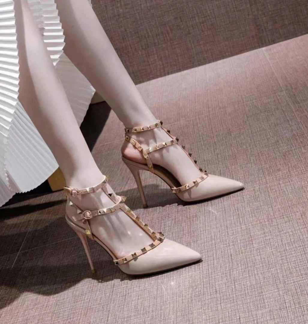 （林夕）推荐尖头铆钉时尚气质高跟鞋*