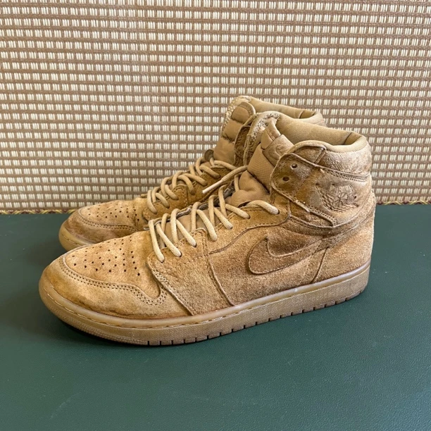 43码 AJ1 小麦 市价2606 二手无原盒 捡漏699