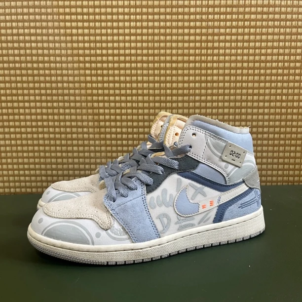 40.5码 aj1涂鸦 市价1569 二手有原盒 95新