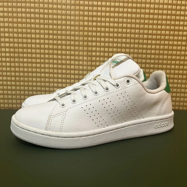41 1/3码 adidas低帮板鞋白绿 市价799 无原盒 99新