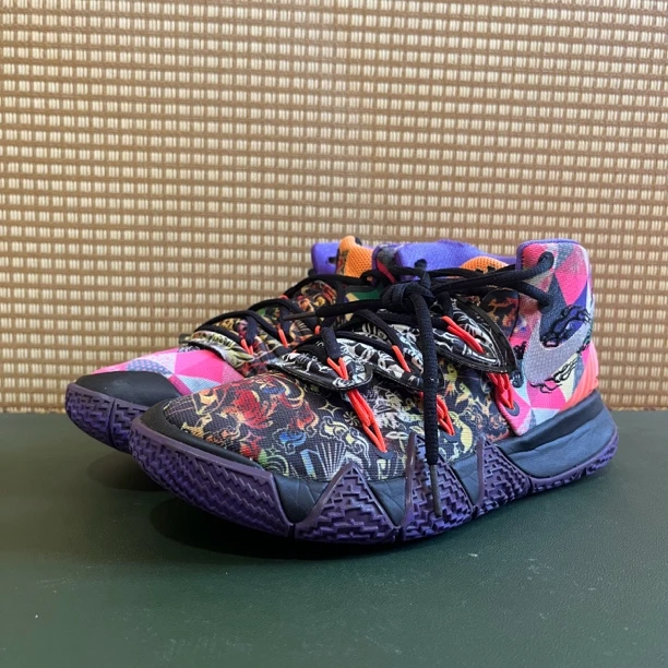 41码 Nike黑紫红 市价1669 无原盒 99新