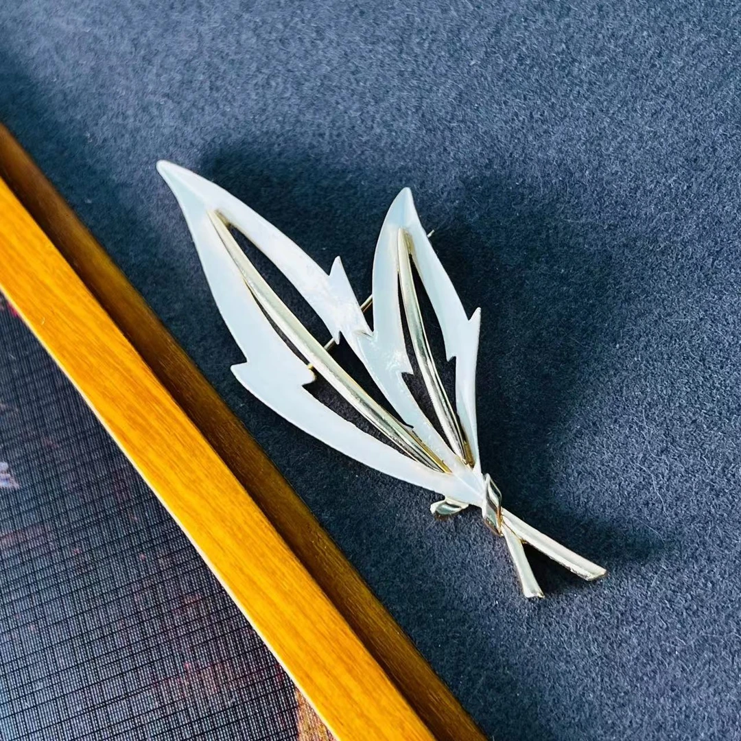 铜合金珐琅胸针 中古回流Trifari翠法丽白色珐琅双树叶片素款胸针