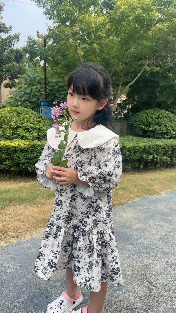女童碎花长袖连衣裙2024秋季新款荷叶领清新可爱秋装公主风裙子