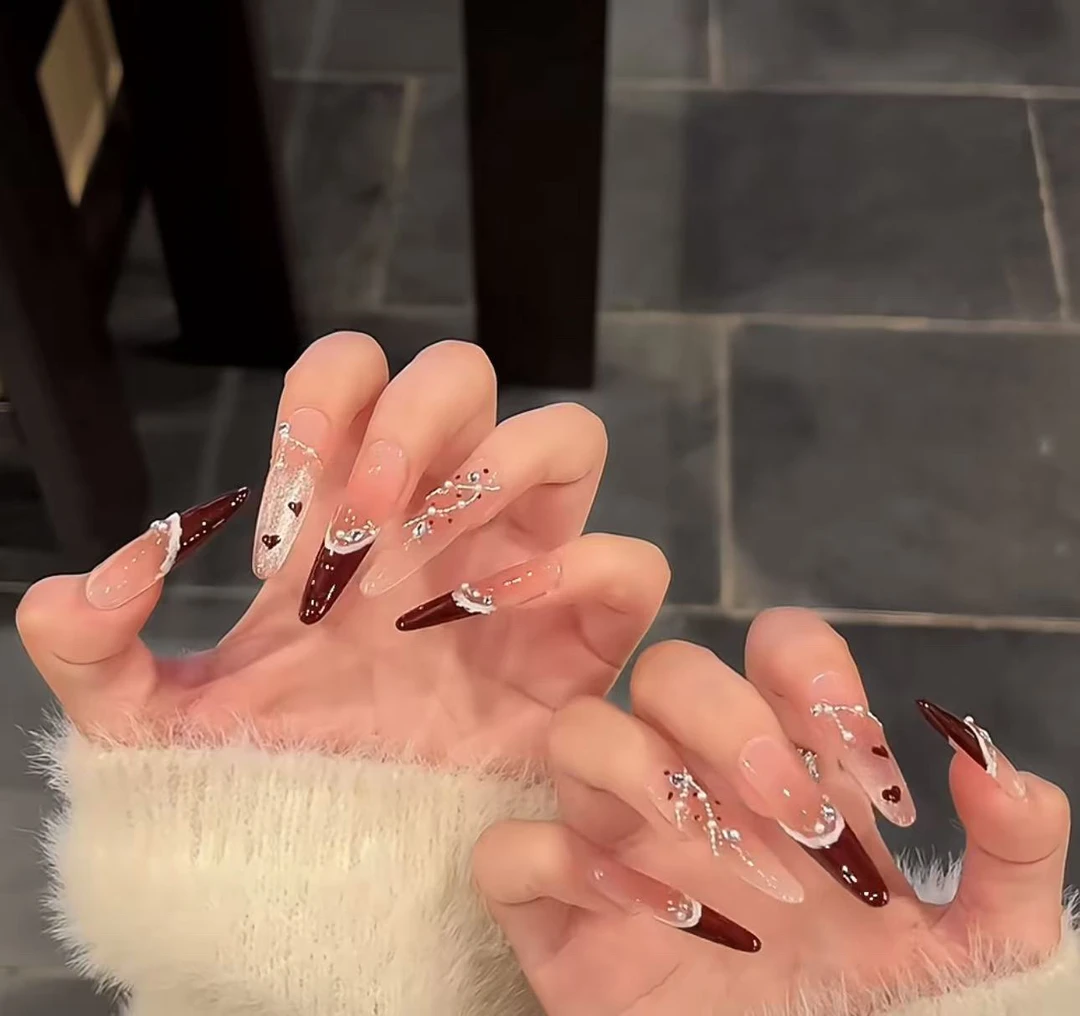 【红色圣诞】法式安哥拉红精致钢珠腮红穿戴甲