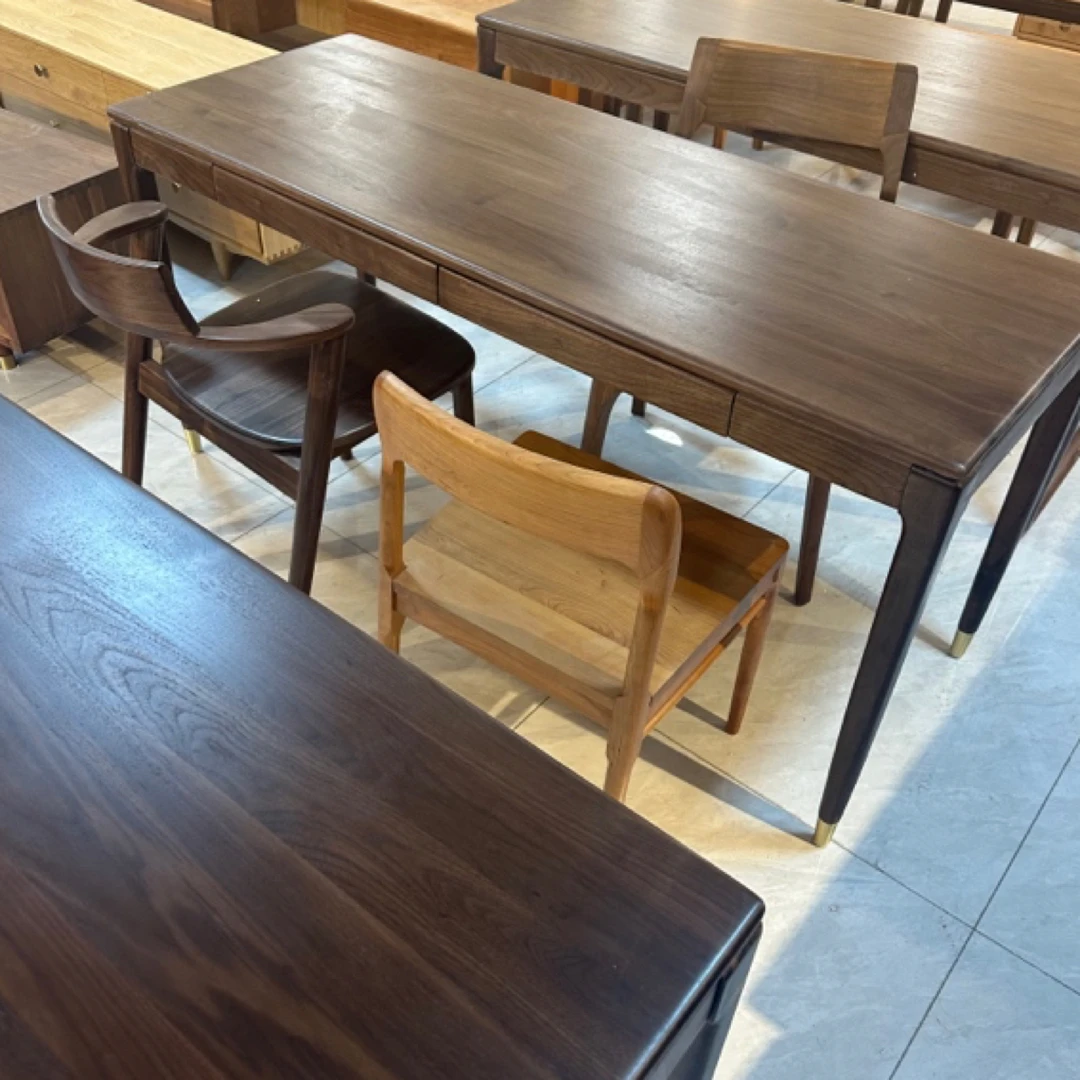 全黑胡桃木餐桌160*60*75低价出售全新