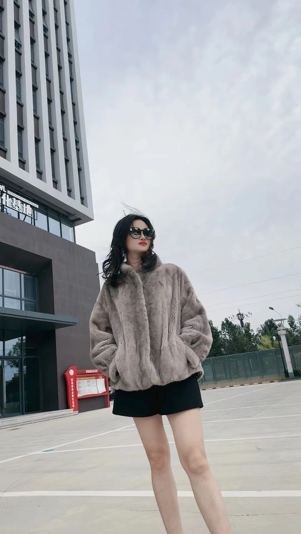 睿宁之家冬季新款立领百搭阔版外套女