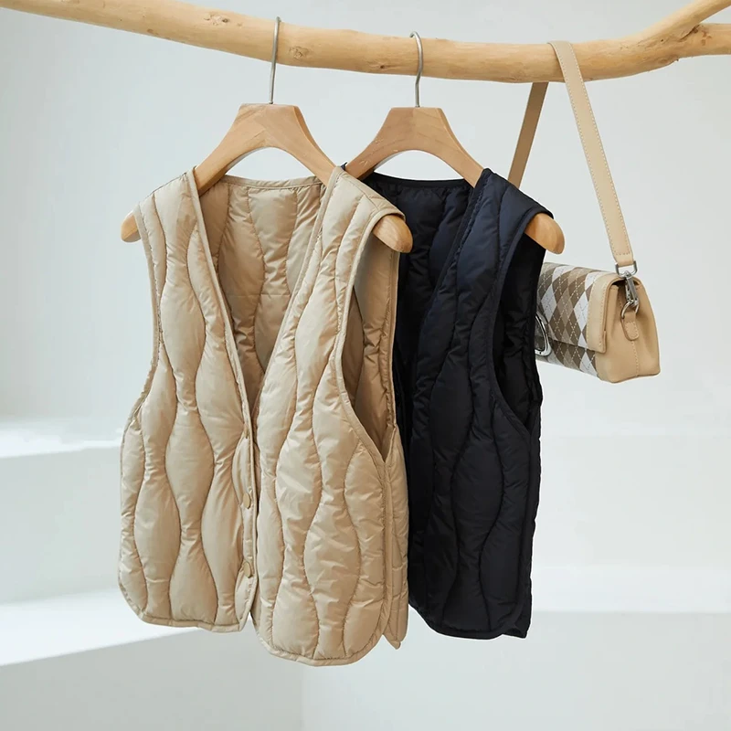 羽绒服马甲女秋冬新款90白鸭绒V领修身轻薄短款背心内胆保暖马夹