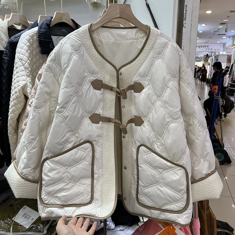 8865欧货秋冬新款拼接设计感菱格薄款保暖时尚皮扣棉服外套女