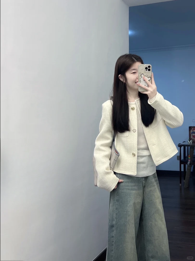 2024秋冬新款高级感小香风气质白色短款外套女高腰牛仔裤两件套潮