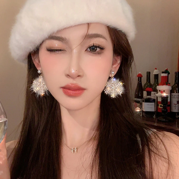 铜合金耳饰 颜冬】新年雪花毛绒耳环耳饰气质高级感耳钉女独特耳坠