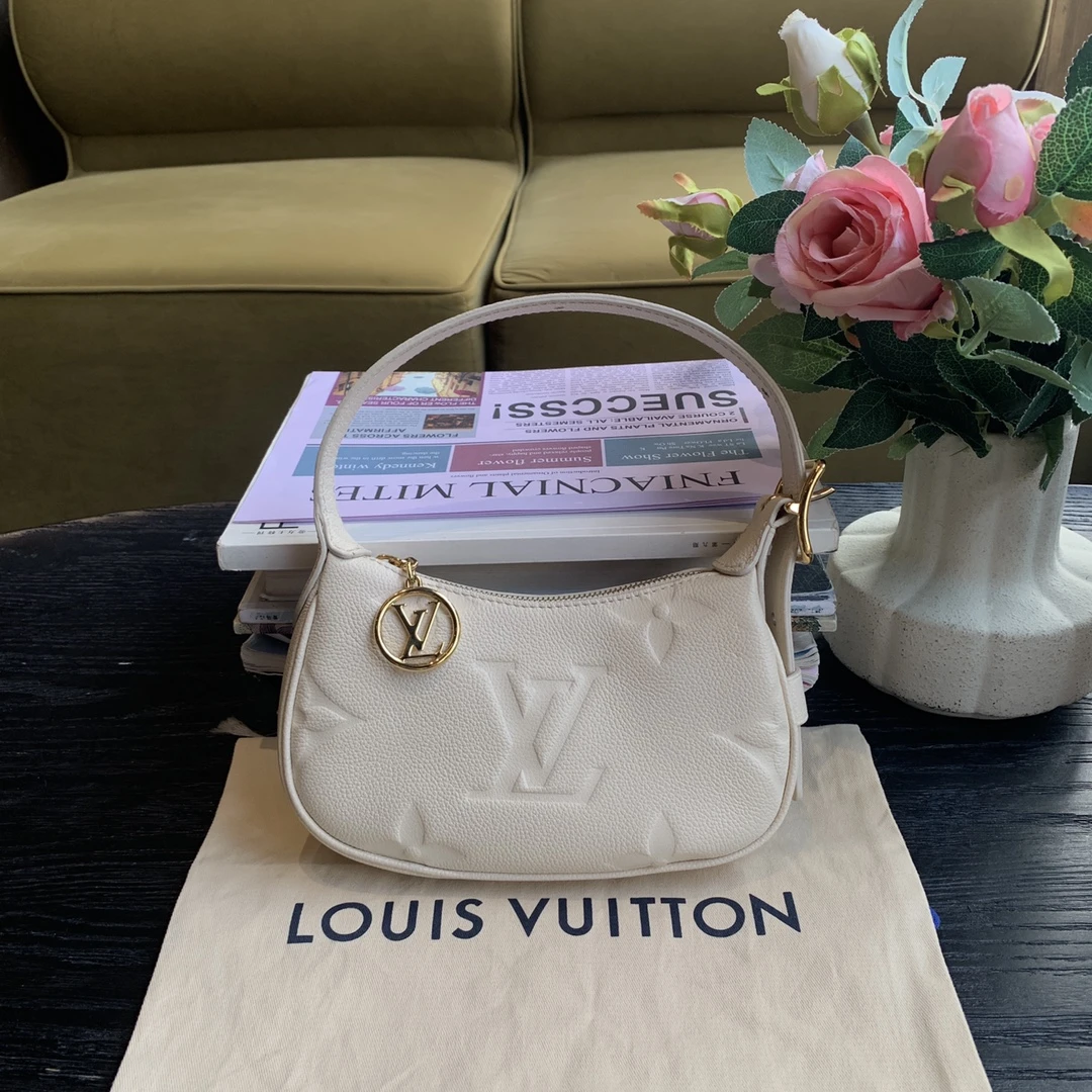 95新 LouisVuitton/路易威登 /ini moon 腋下包/sp21273
