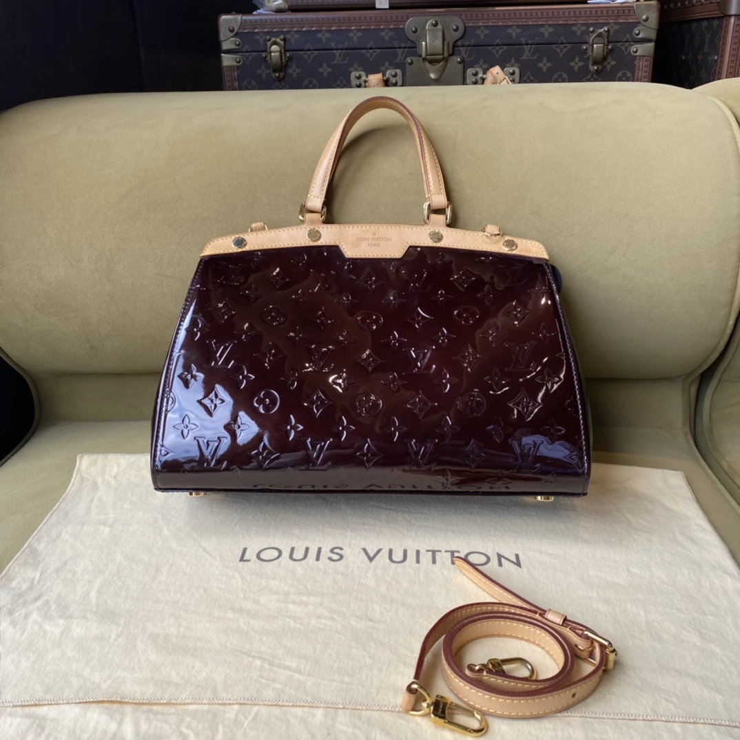 95新 LouisVuitton/路易威登 /老花压印 深红单肩手提包/sp20993