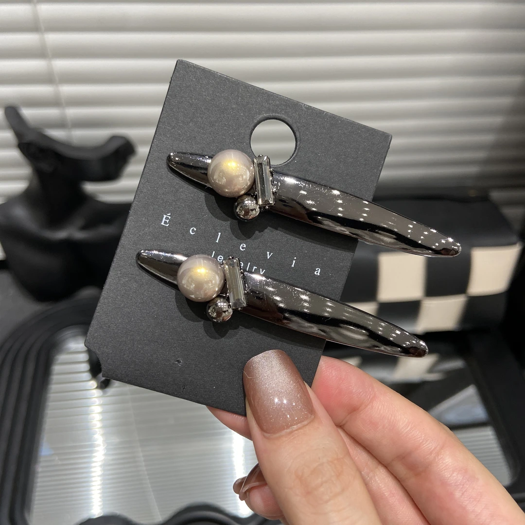 E3763 两只装秋冬新款黑色气质百搭方形珠珠一字夹刘海ins边夹