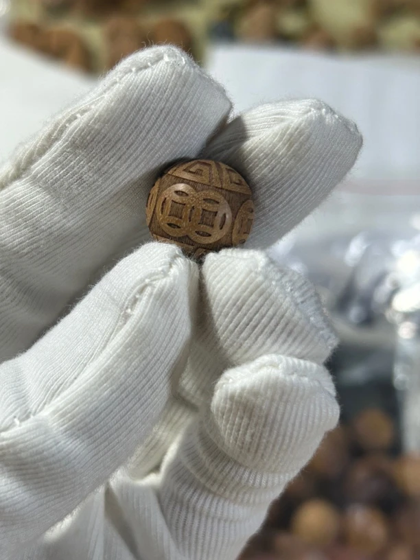 迈索尔老山檀香老料雕刻珠，1.5