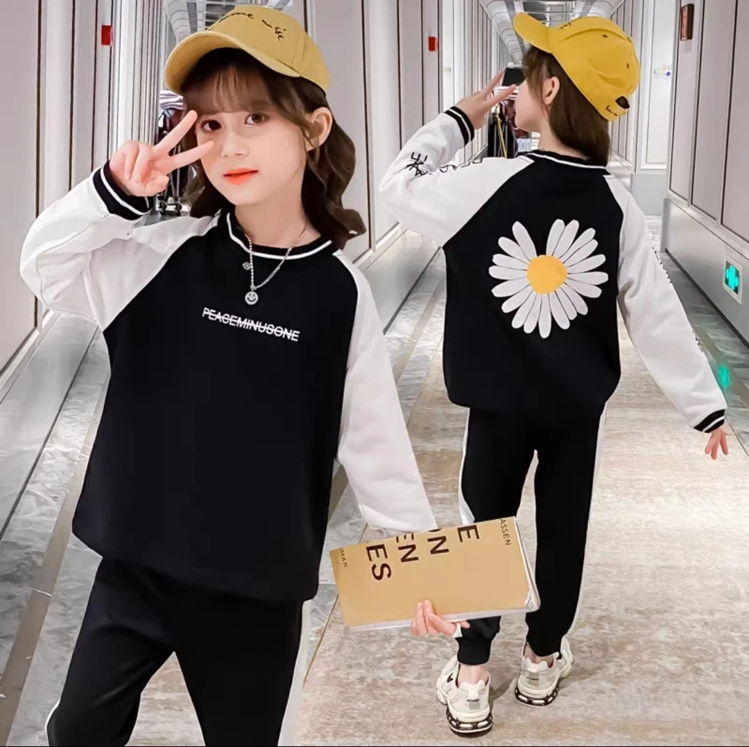 《666》黑色女款卫衣简单可爱风