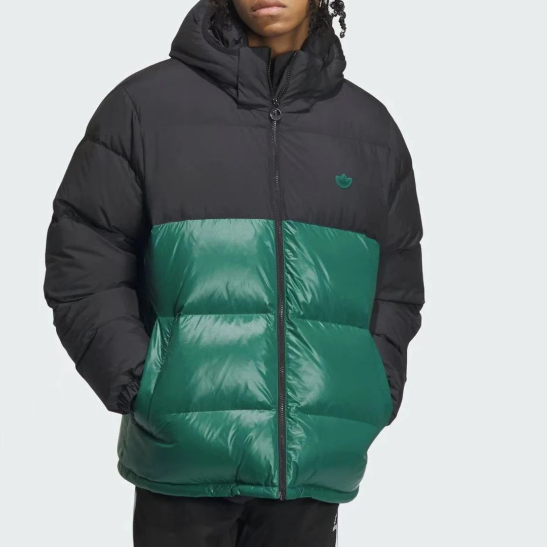 Adidas三叶草冬季户外保暖运动时尚休闲经典防寒连帽羽绒服IU4777