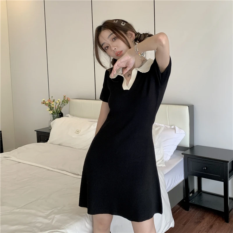 小个子气质撞色polo领连衣裙女夏季赫本风小黑裙修身收腰a字短裙