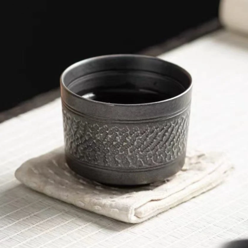 银黑跳刀纹桶形杯-主人杯