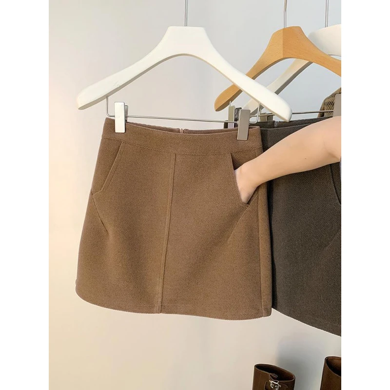 卡其色毛呢短裙女秋冬季2024新款显瘦高腰休闲复古a字加厚半身裙