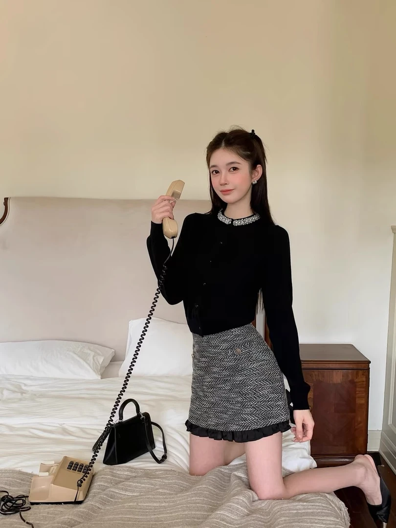 QIAOLA/乔拉巴黎悦者秋季毛织珍珠领小香风轻奢减龄A版时尚套装女