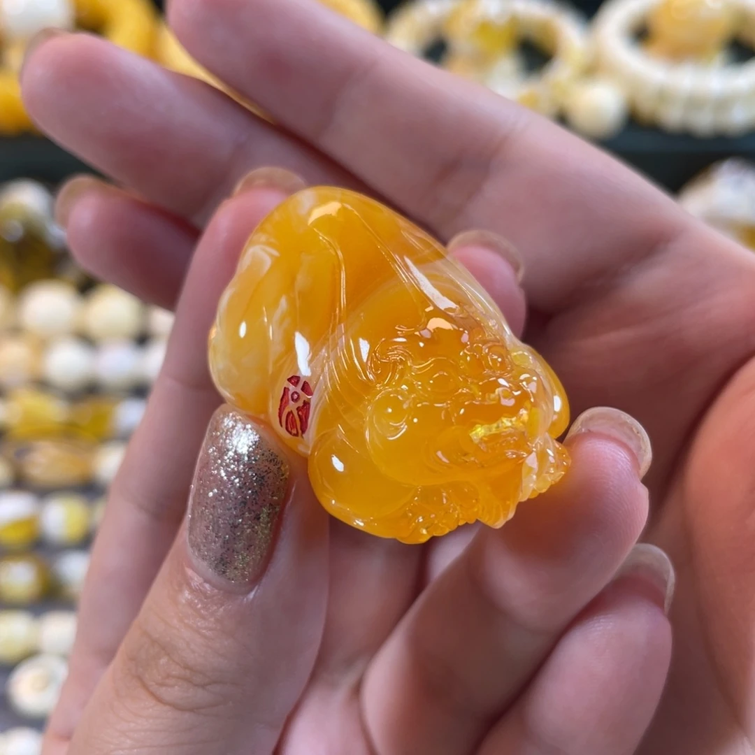 蜜蜡吊坠(不含链)未镶嵌焦皮料拉丝貔貅