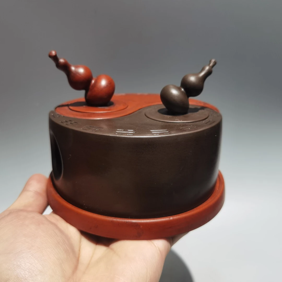 周桂珍名家旧藏太极八卦福禄万代紫砂壶套装
