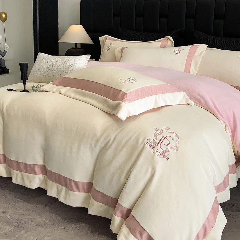 喜兹 蕾米 刺绣拼接牛奶绒加厚保暖四件套 不易掉毛不静电床品