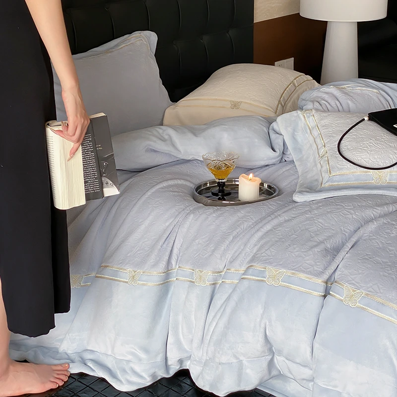 喜兹 自由之蝶 高克重刺绣牛奶绒保暖四件套不易掉毛静电冬季床品