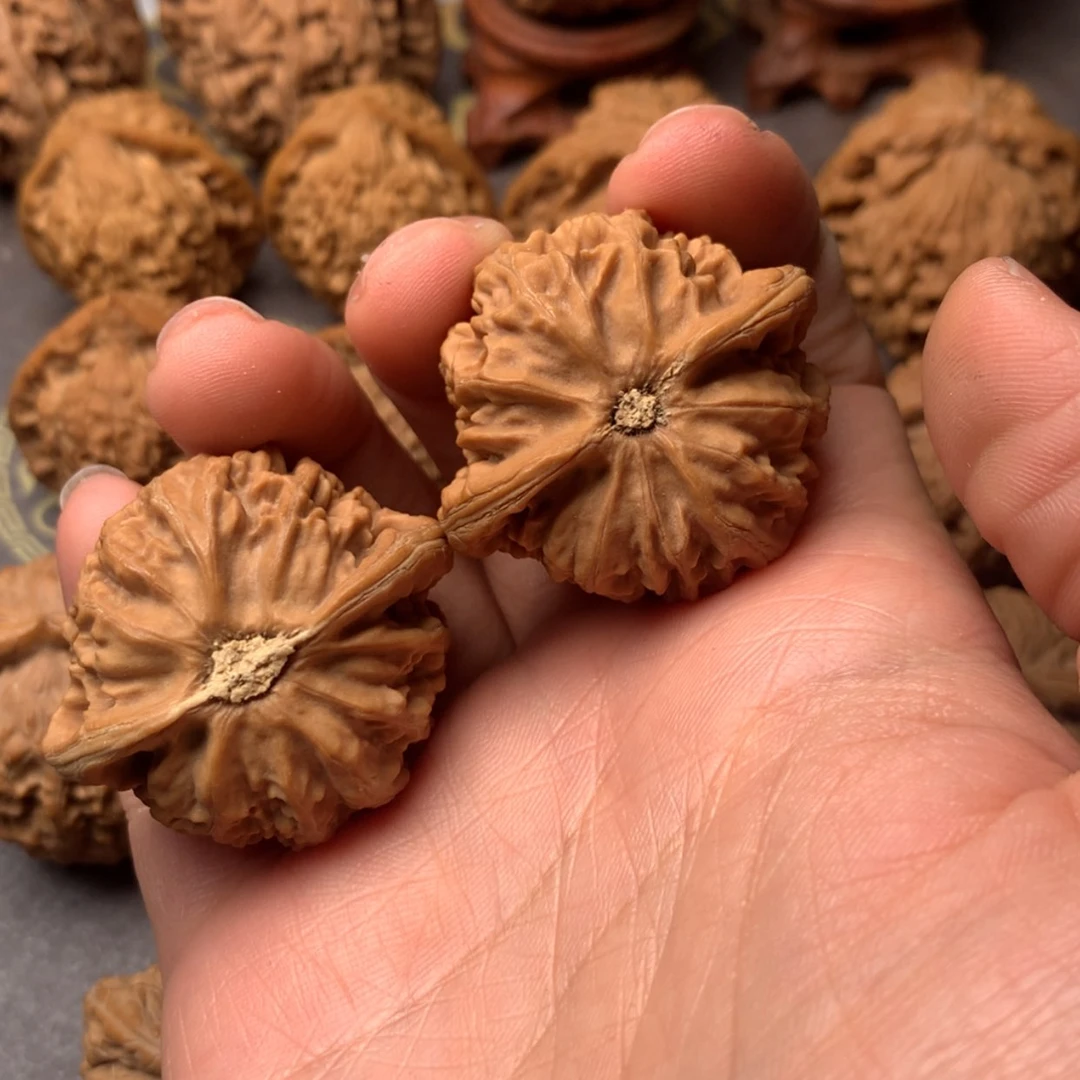 【闪购商品】文玩核桃吊坠～**说