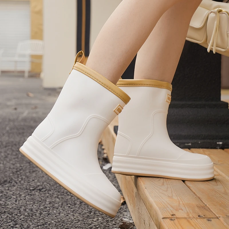 加厚雨鞋女款时尚外穿日系学生中筒雨靴新款加绒水鞋厚底防滑水靴