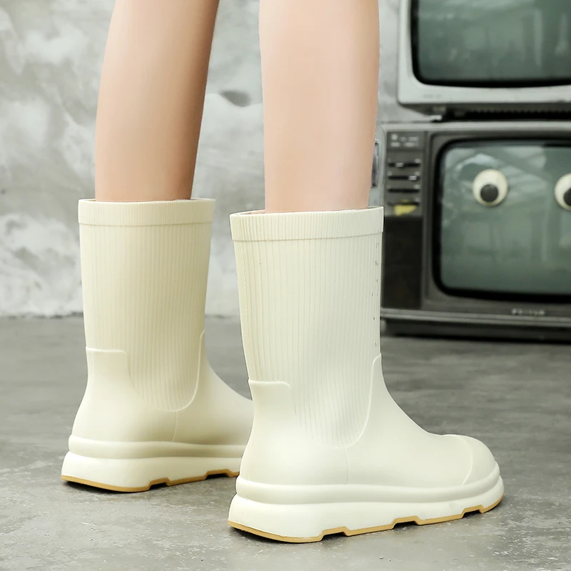 新款中筒雨鞋女款时尚成人外穿加厚雨靴加绒保暖长筒水鞋防水水靴