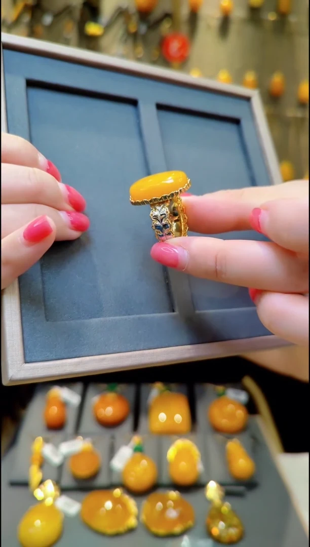 【闪购商品】蜜蜡戒指银S925镀金镶嵌B010蜜蜡戒指