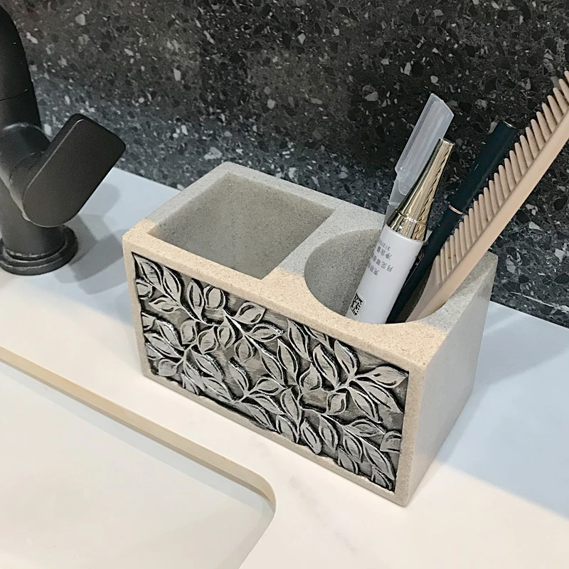 北欧轻奢桌面笔筒化妆笔收纳筒方孔创意样板房牙刷筒梳子筒高档