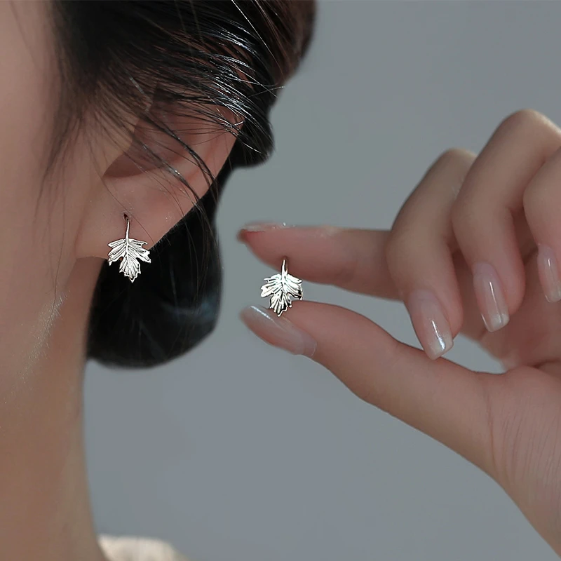 足银耳饰 E0231 s999纯银耳环女枫叶设计耳钩小清新防过敏养耳洞