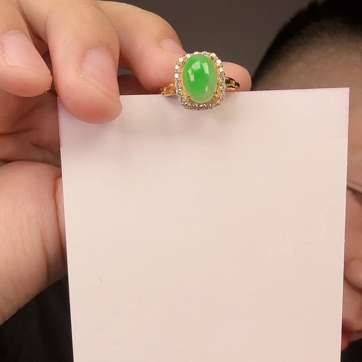 翡翠颈饰未镶嵌一件