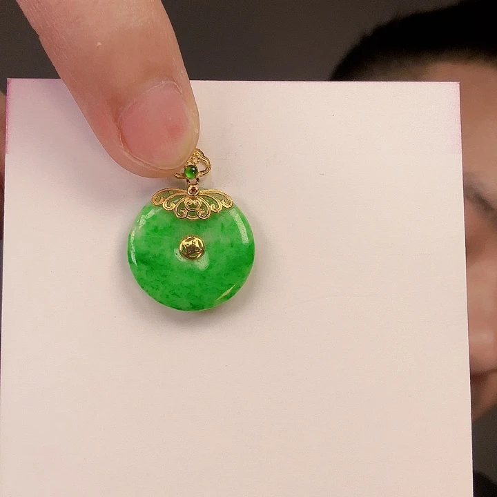 翡翠颈饰18K金镶嵌一件