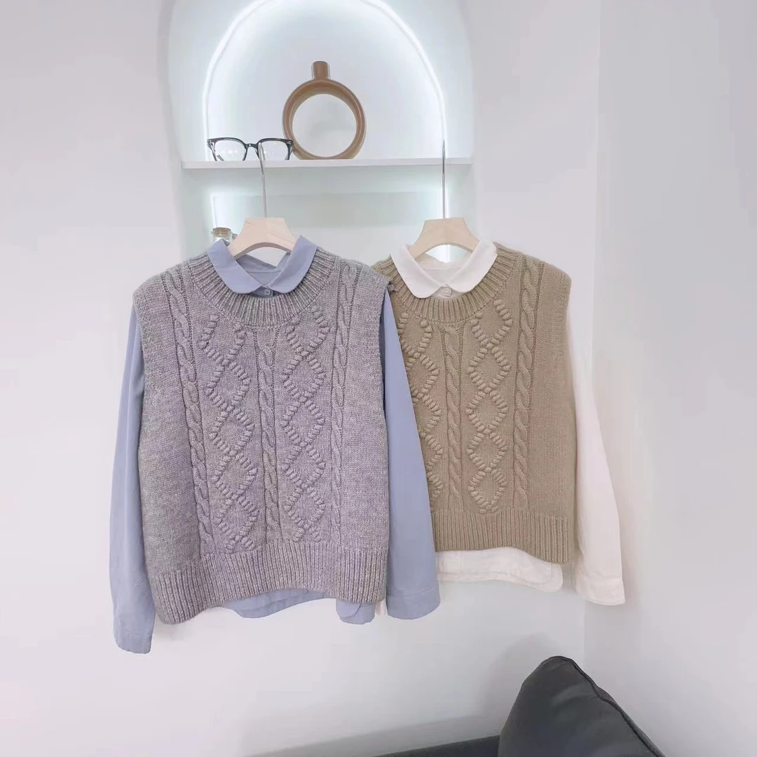 MANXMAN【凛歌恋冬】韩系圆领套头绞花时尚加厚秋冬针织马甲女