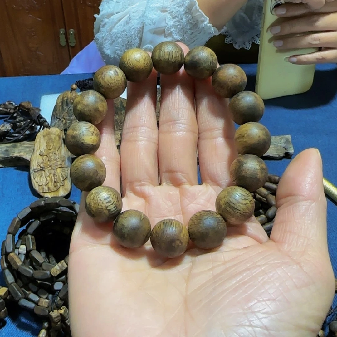 【闪购商品】沉香木手串仰***?白奇乌身圆珠17.7克多样性发