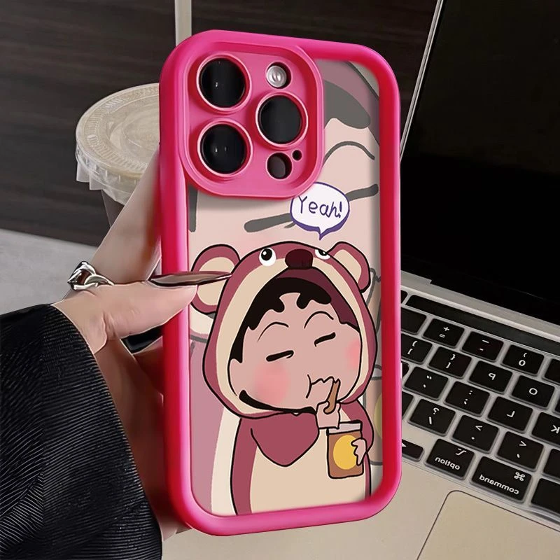 草莓熊小新苹果15/14/13手机壳iphone12卡通防摔全包高级情侣软壳