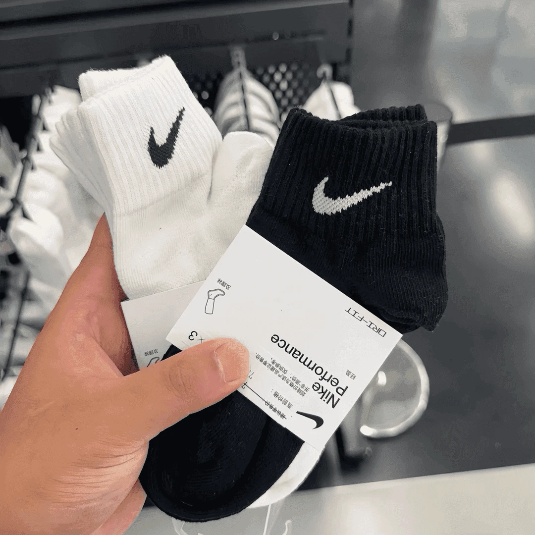 NIKE/耐克2情侣款袜子三双装短中长运动棉袜舒适耐磨防汗臭