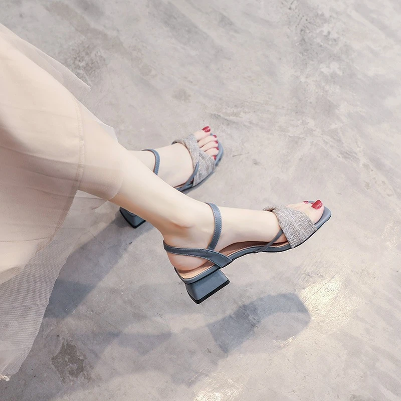 凉鞋女2024夏季新款软底百搭学生时尚仙女风配裙子一字带沙滩女鞋