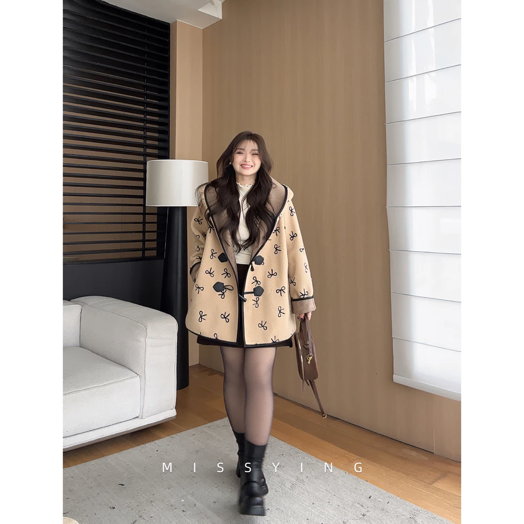 应小姐【蝴蝶坞】微胖大码显瘦洋气蝴蝶结气质保暖时尚皮毛一体外套