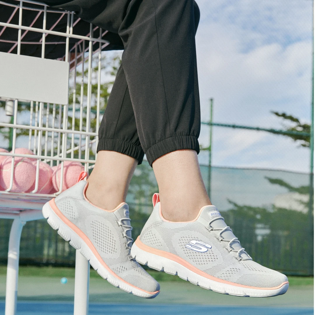 Skechers斯凯奇2023春季新款轻便一脚蹬透气网布撞色运动鞋149523