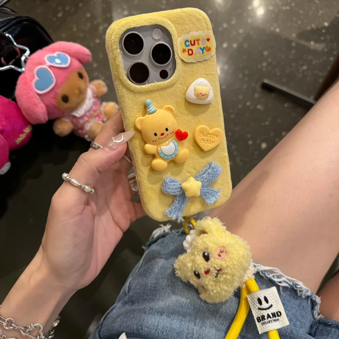 趣味黄油小熊适用苹果16promax毛绒15pro立体14立体手机壳13挂件